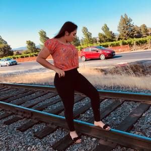 Meet your Posher, Adriana